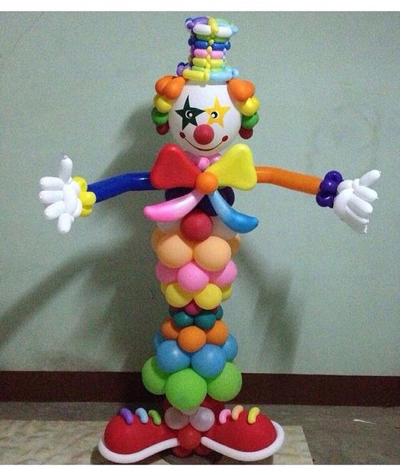 clown balloon column