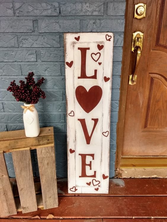 How to Make a Valentines Porch Sign #valentinescrafts