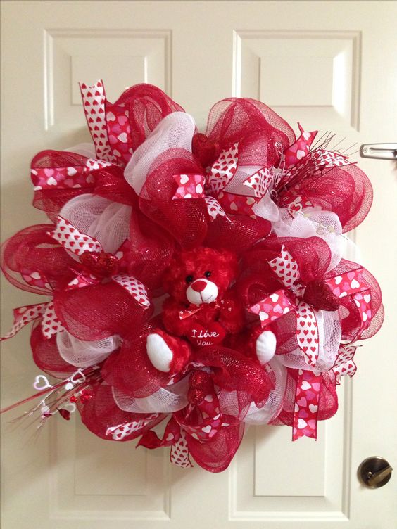 Valentines deco mesh wreath
