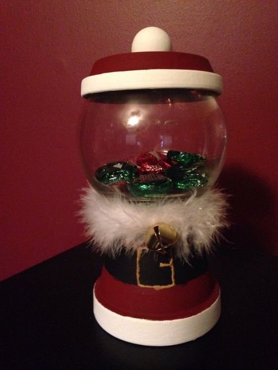 How to Make a Christmas Gumball Machine #christmascrafts 