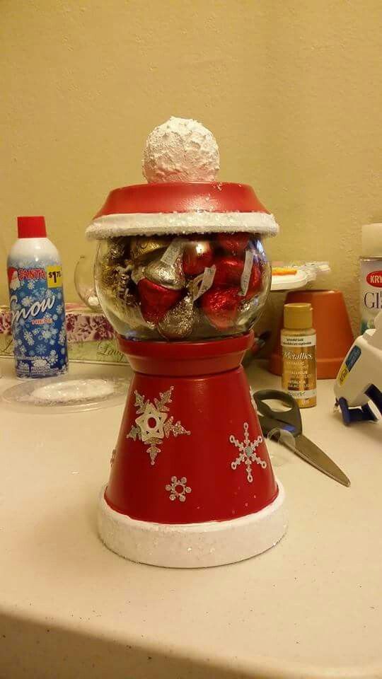 How to Make a Christmas Gumball Machine #christmascrafts 