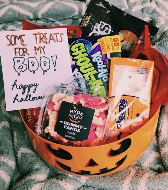 spooky baskets for boyfriend